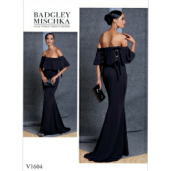 $890 BADGLEY MISCHKA Black Off the shoulder Gown 8 - Picture 10 of 12